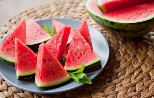 跳楼搬凳子吃瓜,一场另类娱乐的狂欢